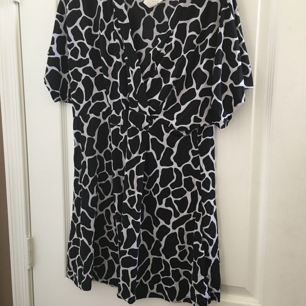 FINAL MARKDOWN Ladies three seasons maternity top large